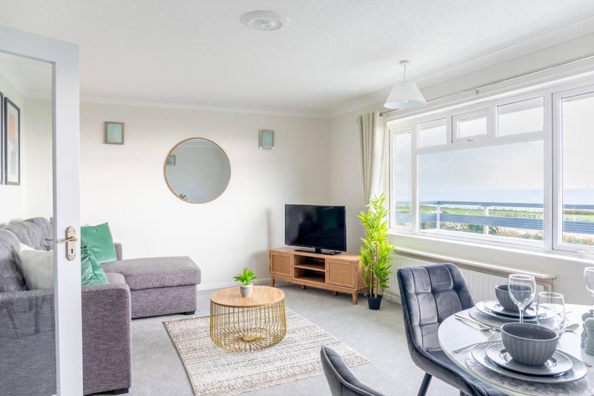 Breath Taking Sea View 2 Bedroom Sleeps 6- Parking Bournemouth Ngoại thất bức ảnh